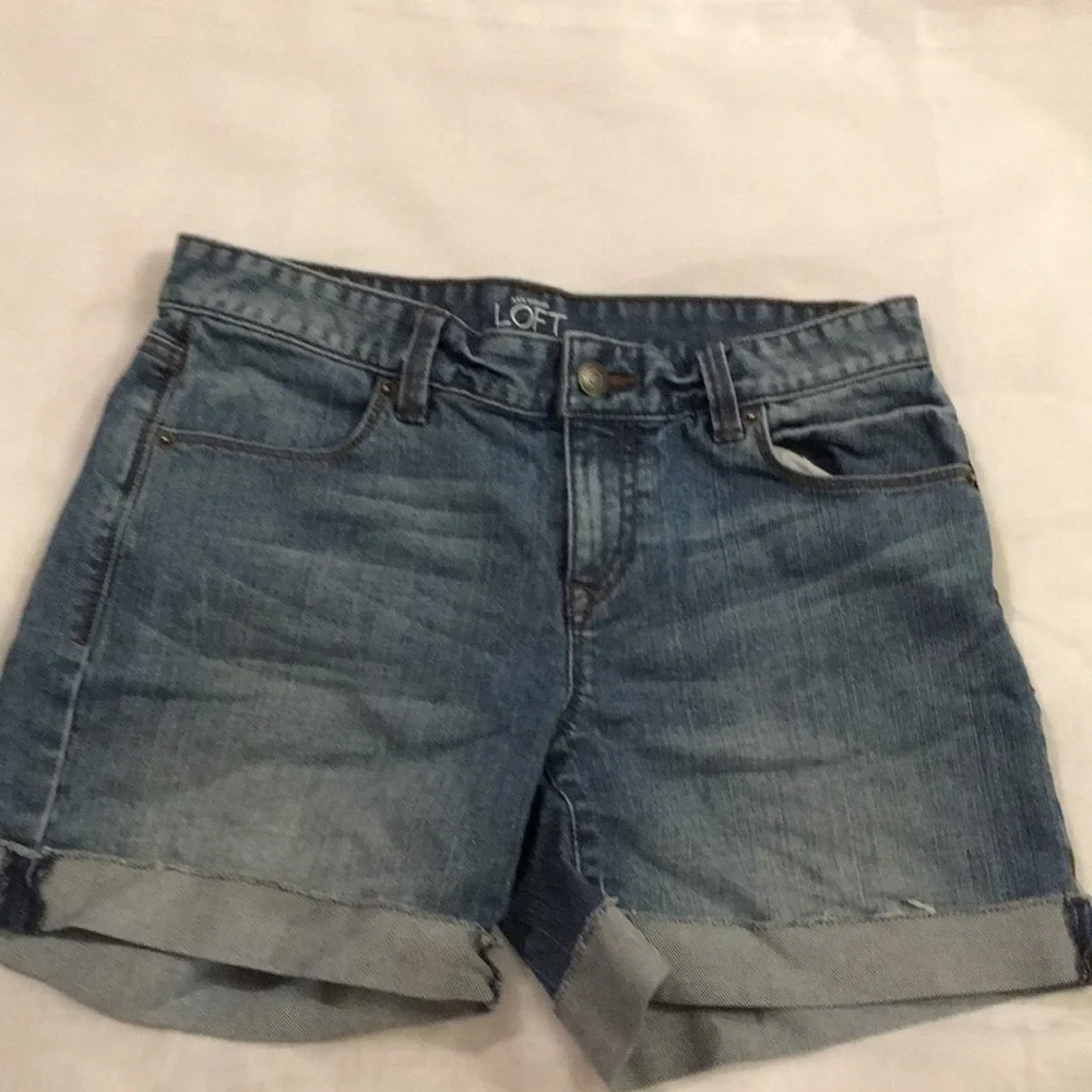 Ann Taylor LOFT Shorts size 2 (F)